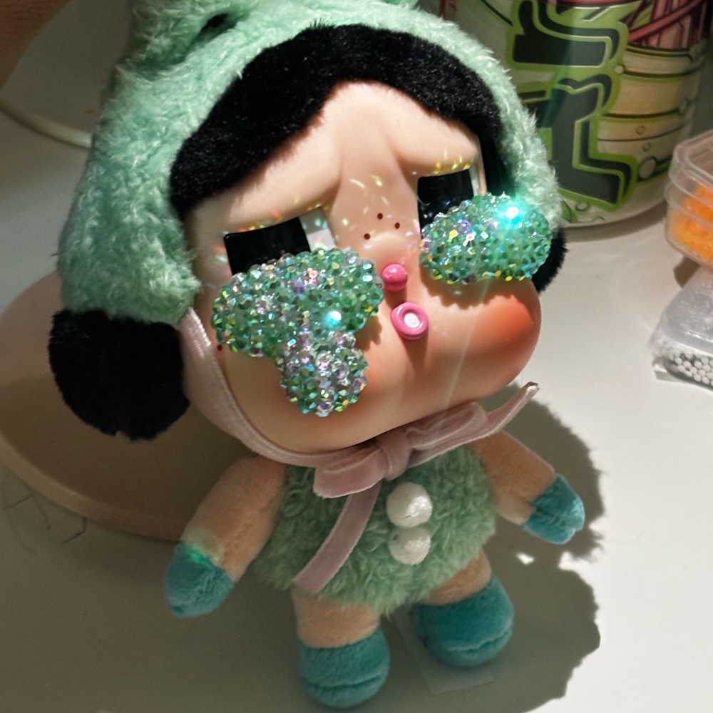 BEDAZZLED CRY BABY POPMART